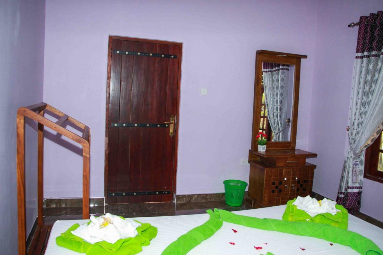 סיגירייה Wijesiri Family Guest House מראה חיצוני תמונה