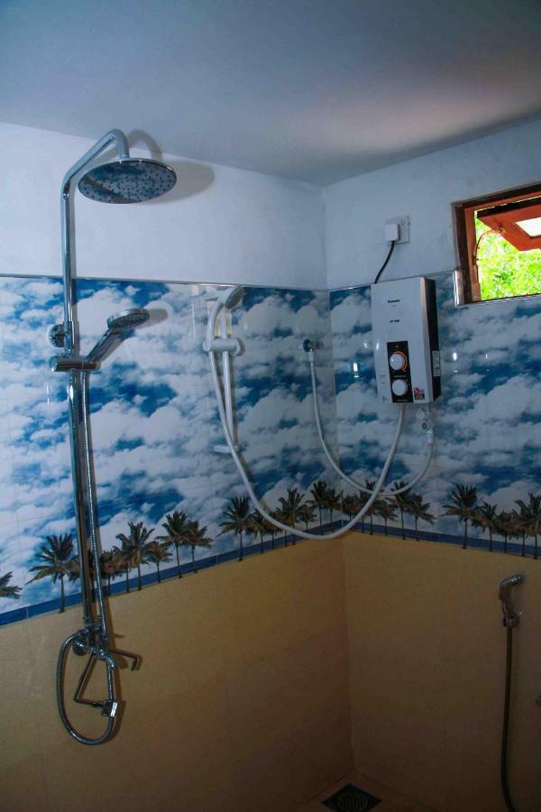 סיגירייה Wijesiri Family Guest House מראה חיצוני תמונה