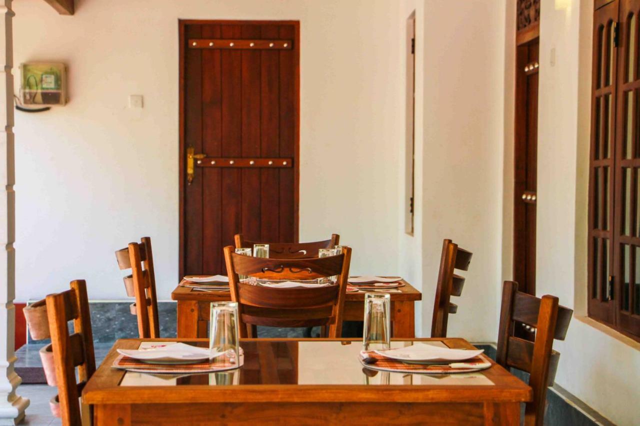 סיגירייה Wijesiri Family Guest House מראה חיצוני תמונה