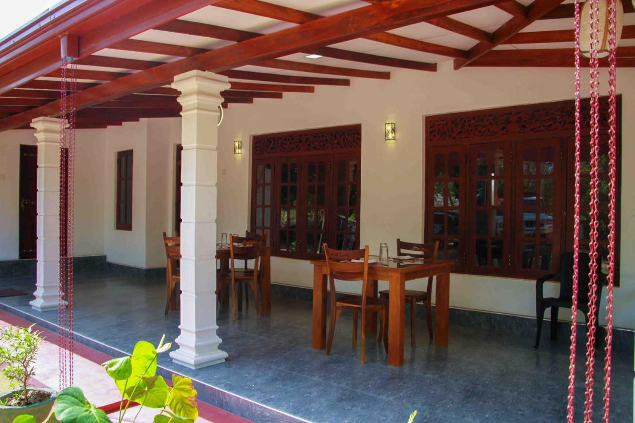 סיגירייה Wijesiri Family Guest House מראה חיצוני תמונה
